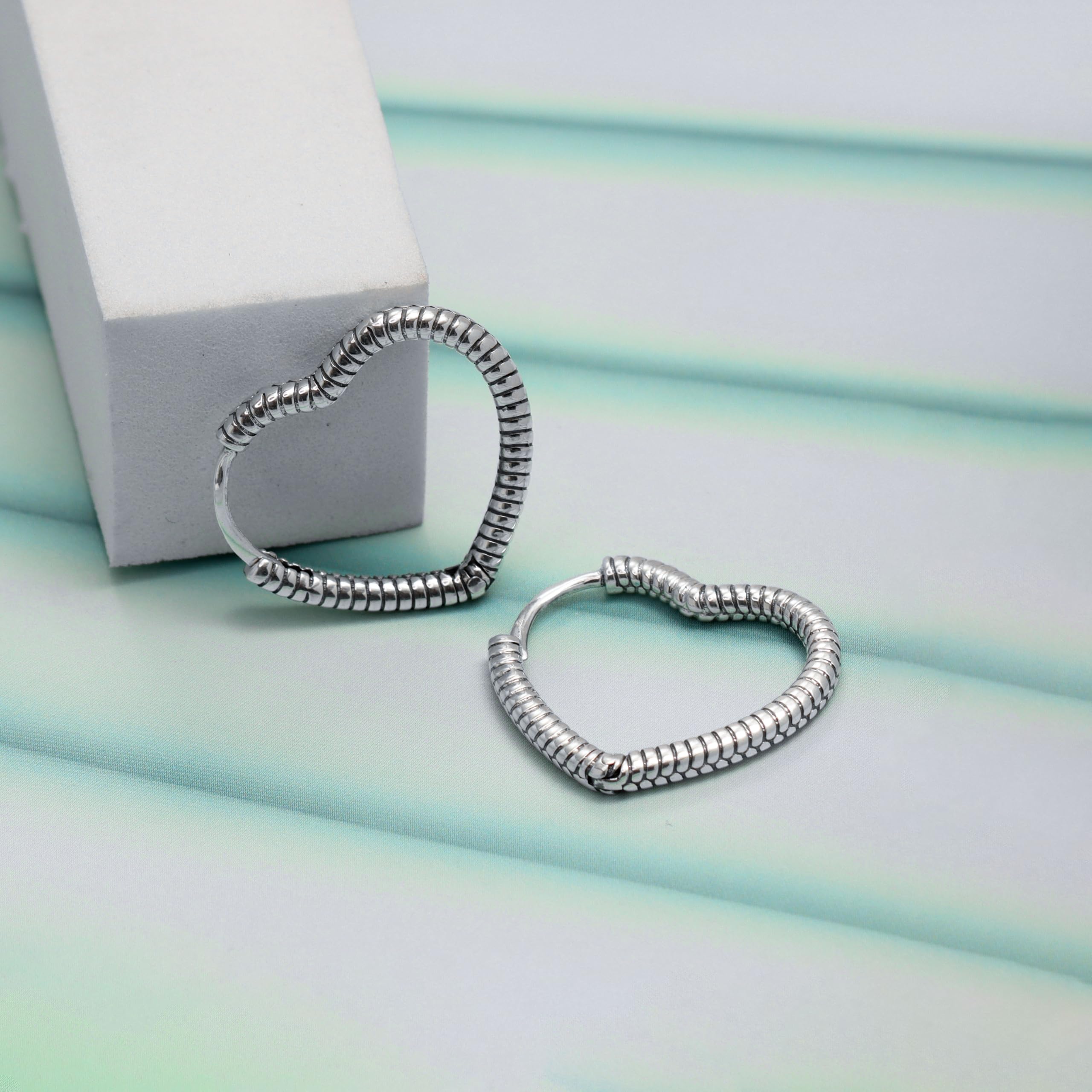 925 Sterling Silver Small Wire Wrapped Texture Heart Shape Huggie Hoop Earring for Women